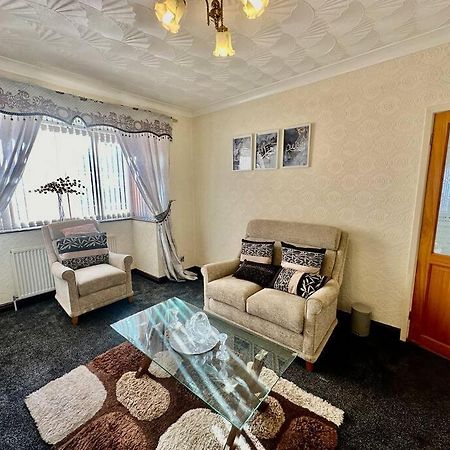 2 Bed Bungalow In Bolton 아파트 외부 사진