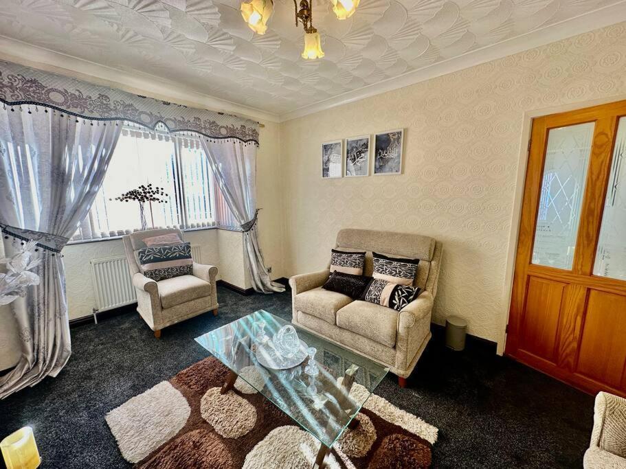 2 Bed Bungalow In Bolton 아파트 외부 사진